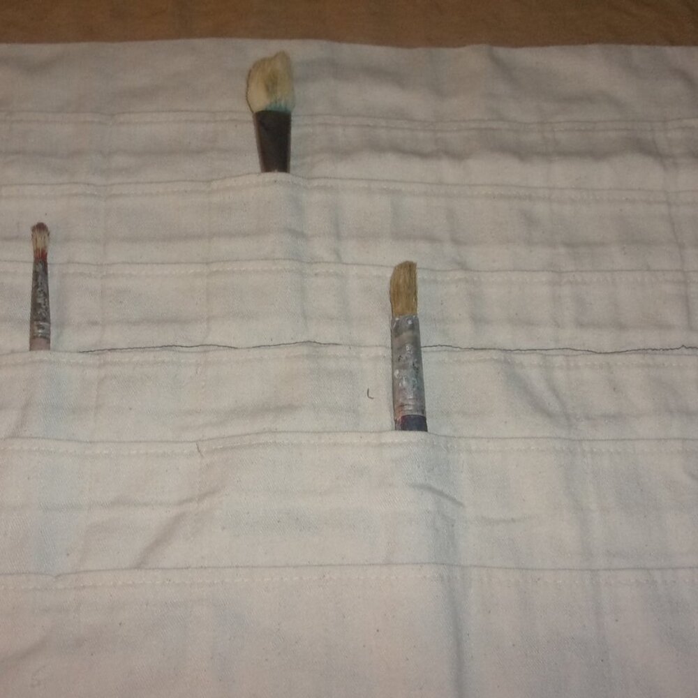 ROLLUP  PAINT BRUSH HOLDER